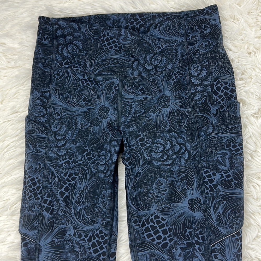 Lululemon Speed Up Crop (21") Nouveau Mach Blue Black - Picture 2 of 7